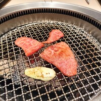 牛刺しと焼肉 仔虎 クリスロード店 - 焼肉定食
