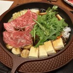 北新地しゃぶしゃぶすき焼き きらく - 関西風のすき焼き