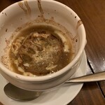 ビストロ ハッチ - オニオングラタンスープ