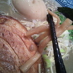 宮庵 - メンマはコリッとした部分と、シナッとやわらかい両方の食感が楽しめる。