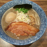 「濃厚煮干しそば」７５０円に煮玉子も付けて、「濃厚味玉煮干しそば」８５０円だ！