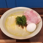 むかん 初台 - 牡蠣塩ラーメン＋味玉