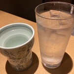 Motsunabe Mizutaki Kiwami - 焼酎芋お湯割り、焼酎米ソーダ割り各300円税込、安い❗