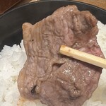 焼肉食堂まんぷく - これはノーマルのカルビだ。上カルビは見た目から違う。