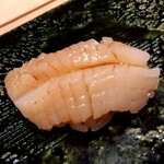 鮨 近藤 - 【ホタテ】肉厚で濃厚。クリーミーで甘味もしっかり感じました(*´艸｀*)