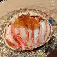 鮨 近藤 - 【高箱蟹（オオバコガニ）】人生で初めてのご対面w。内子と外子、カニ味噌を混ぜて頂きましたが濃厚で旨味が凝縮されており最高に美味です。酸味の効いたジュレとの相性も抜群でした♡♡