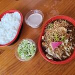 鎌倉山 ラメール - ローストチキンと野菜のディジョンマスタード香草パン粉チーズ焼き