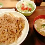 すき家 - 料理写真:牛丼(中盛)とサラダセット