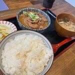 Marusan Shokudou - A定のもつ煮定食