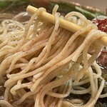 松阪牛麺 - 見た目も風味もそば寄りの麺