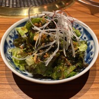 中目黒焼肉 登牛門 - 有機野菜のチョレギサラダ