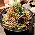 心にしみる浜の味 岩男 - パリパリ蕎麦サラダ