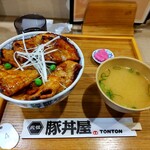 元祖 豚丼屋 TONTON - ハーフ＆ハーフ