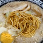 東京環七ラーメン じょっぱり - 麺