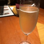 Maketto Resutoran Ajio - グラスワイン（プロセッコ）（８４０円）
