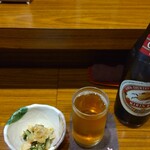 民芸割烹 藤 - キリンクラシックラガー瓶ビール、付きだし