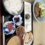 信栄食堂 - レバカツ定食