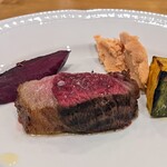 La Stalla - ここまで思い切った料理を出せるのはやりたいようにやるをやり通した成果でしょう。ここに至るまでの苦労は並大抵じゃなかったと思います。美味しい以上の何かを感じてるからこそこのお店を選んでいることに気づきました。