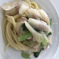 リストランテ アクアパッツァ - 蛤と蕪パスタ。蛤大粒でいいお味。