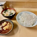 いもや - 味噌汁もご飯もボリューム有り