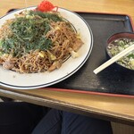 東宝食堂 - やきそば大盛り