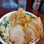 ラーメン二郎 - 大豚野菜少なめニンニクアブラ