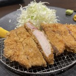 ごちそうとんかつ 豚の恵み - ロースかつ定食　1980円