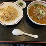 東々 - 味噌台湾ラーメン　半炒飯　¥1100