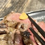 肉とワイン みなもと - にんにくか甘味噌で