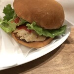 The 3rd Burger - チキントマトバジルバーガー　430円