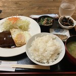 串かつ Kitchen 金魚 - 日替り定食(ハンバーグ)750円