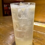Kyuushuuryouri Nidaime Motsunabe Watari - 自家製レモンサワー