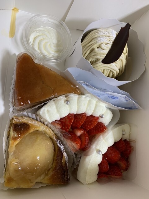 アンドメルシィ クラ オオイシダ 大石田店（AndMERCI KURA Oishida） - 大石田（ケーキ）の写真