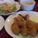 むーしゃむーしゃ - 大粒のカキフライランチ