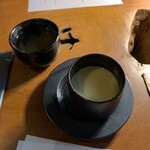 殊代 - 自家製鰹出汁と焙じ茶、真鯛出汁と「つまんでご卵」の茶碗蒸し