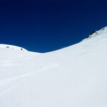 双六小屋 - 双六南峰からの下り、宇宙に近い空の青さだ