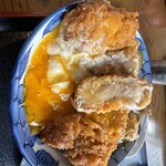 関英ドライブイン - 厚切りカツ丼　断面