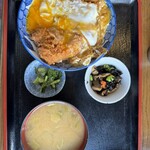 関英ドライブイン - 厚切りカツ丼　1100円