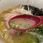 鶏白湯 とりまる - 鶏白湯ラーメン 塩。旨し。