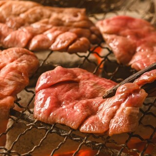Hand-prepared, thick beef tongue grilling is a work of art by craftsmen.