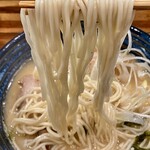 五ノ神水産 - やや硬めのストレート麺