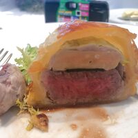 オーベルジュ・ド・リル ナゴヤ - 牛フィレ肉とフォアグラ・トリュフのパイ包み