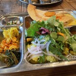 多国籍食堂 錆と煤 - 日替りスペシャルプレート2,000円