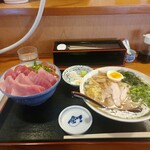 マグロ食堂 いさまる屋 - マグロ丼&らぁめん1900円 大盛変更(ごはん)100円