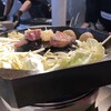 YAKINIKUMAFIA - ワギュジスカン鍋で落ちた脂を野菜に染み込ませます