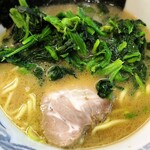 家系ラーメン みさき家 - ラーメン、ほうれん草トッピング