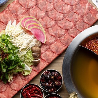 肉の甘み旨味を出す為30日間熟成させたタンを使用しております