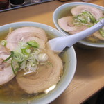 らーめん大金 - 今日は、揃って｢ﾁｬｰｼｭｰﾒﾝ」をｵｰﾀﾞｰ。