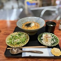 薪炭まだら - とけて とろける  炭焼き 親子丼 全貌