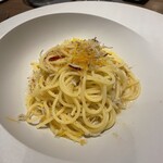 レストラン イイノ - シラスとオレンジのペペロンチーノ。美味！